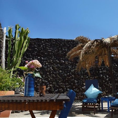 Stylish Getaway With Secluded Patio In Lava Finca Uga Kültér fotó