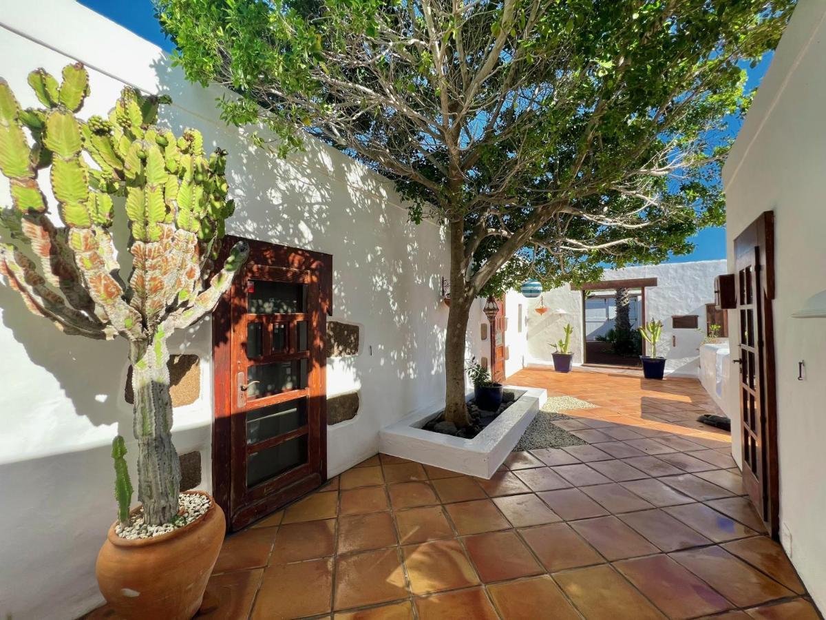 Stylish Getaway With Secluded Patio In Lava Finca Uga Kültér fotó