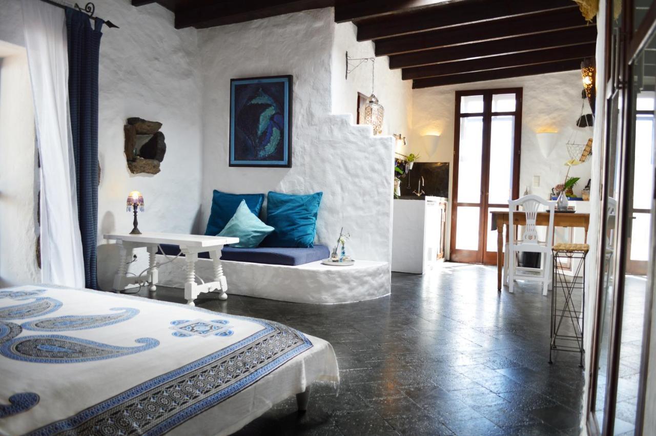 Stylish Getaway With Secluded Patio In Lava Finca Uga Kültér fotó