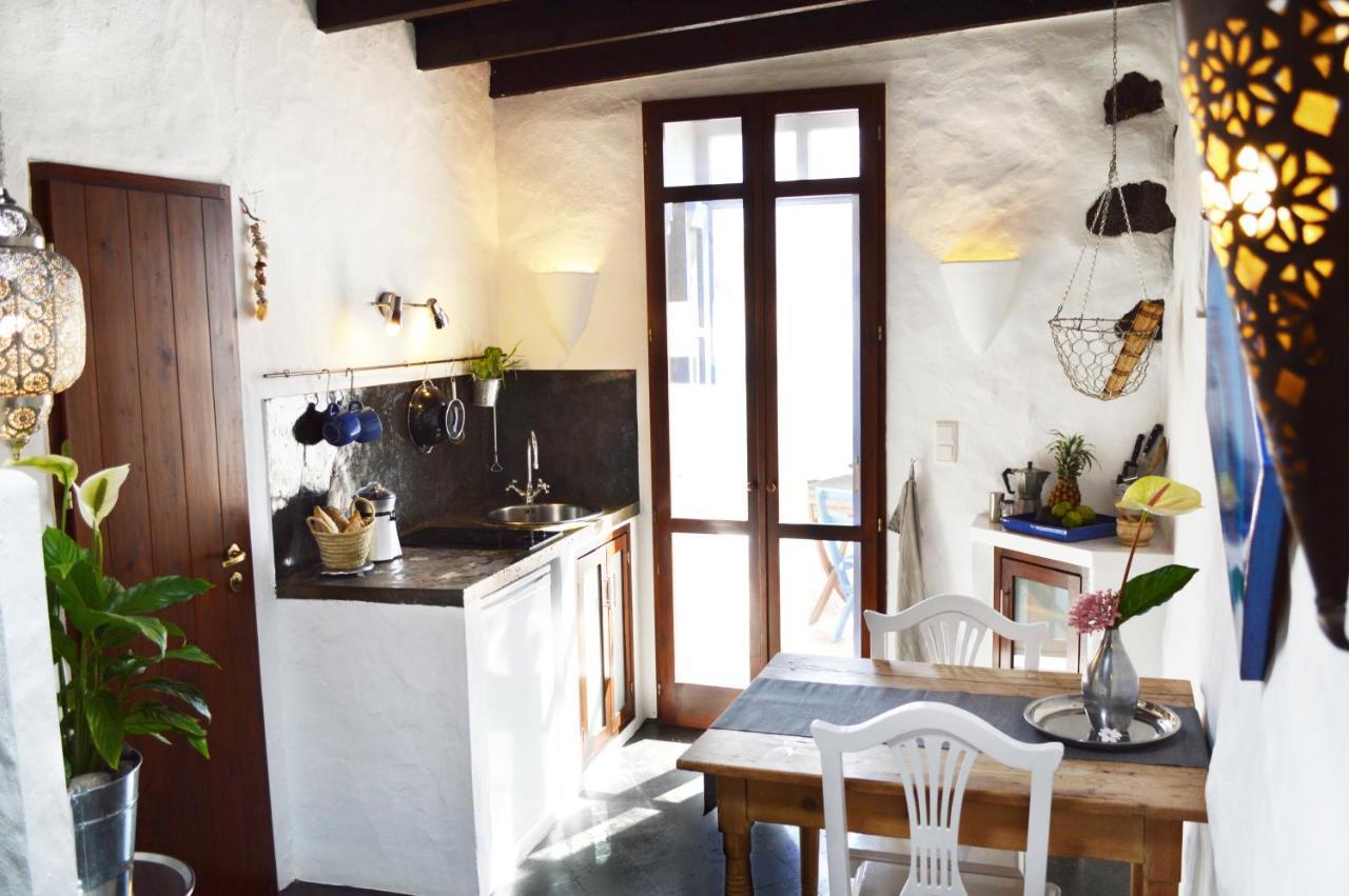 Stylish Getaway With Secluded Patio In Lava Finca Uga Kültér fotó