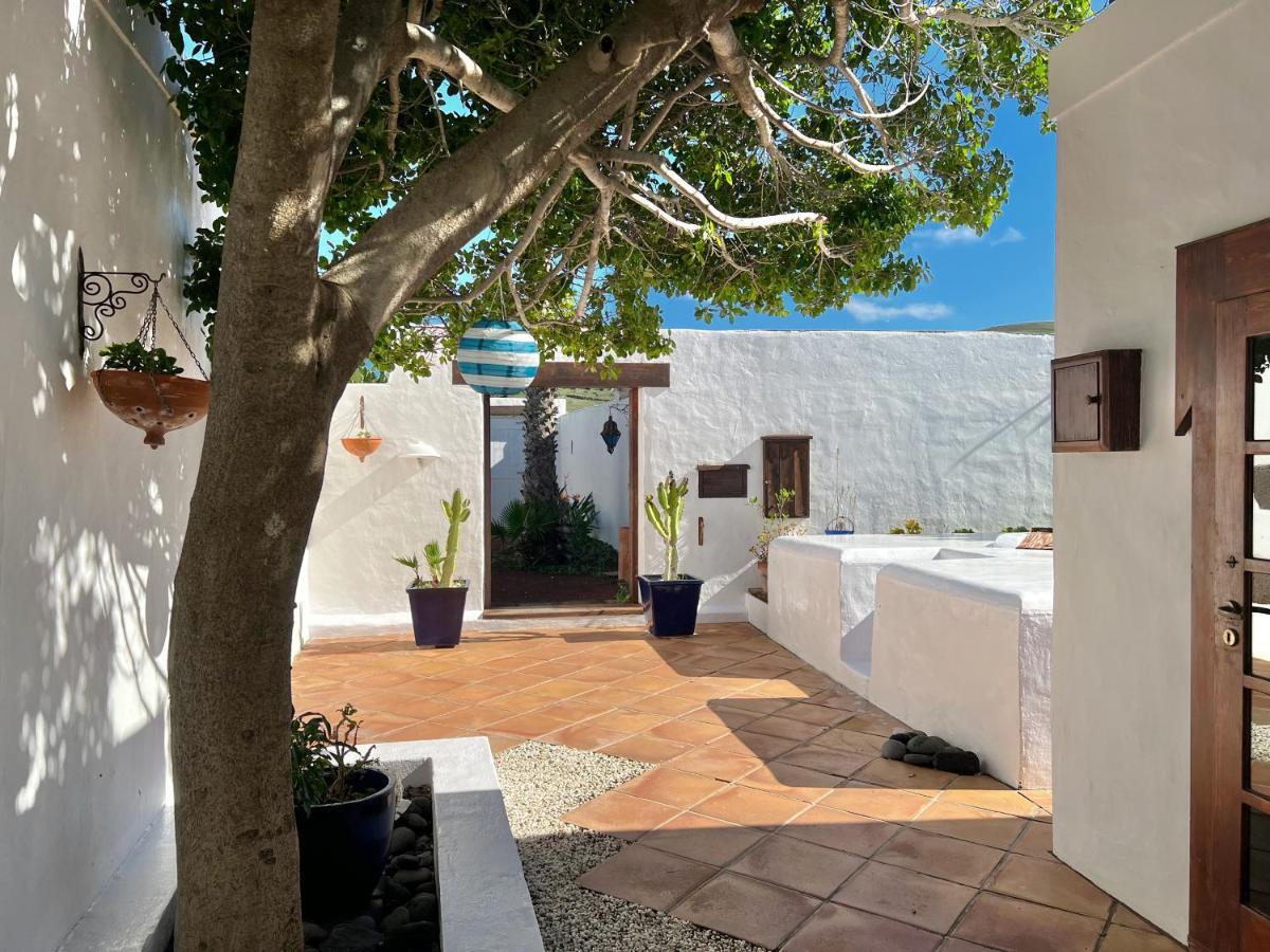 Stylish Getaway With Secluded Patio In Lava Finca Uga Kültér fotó