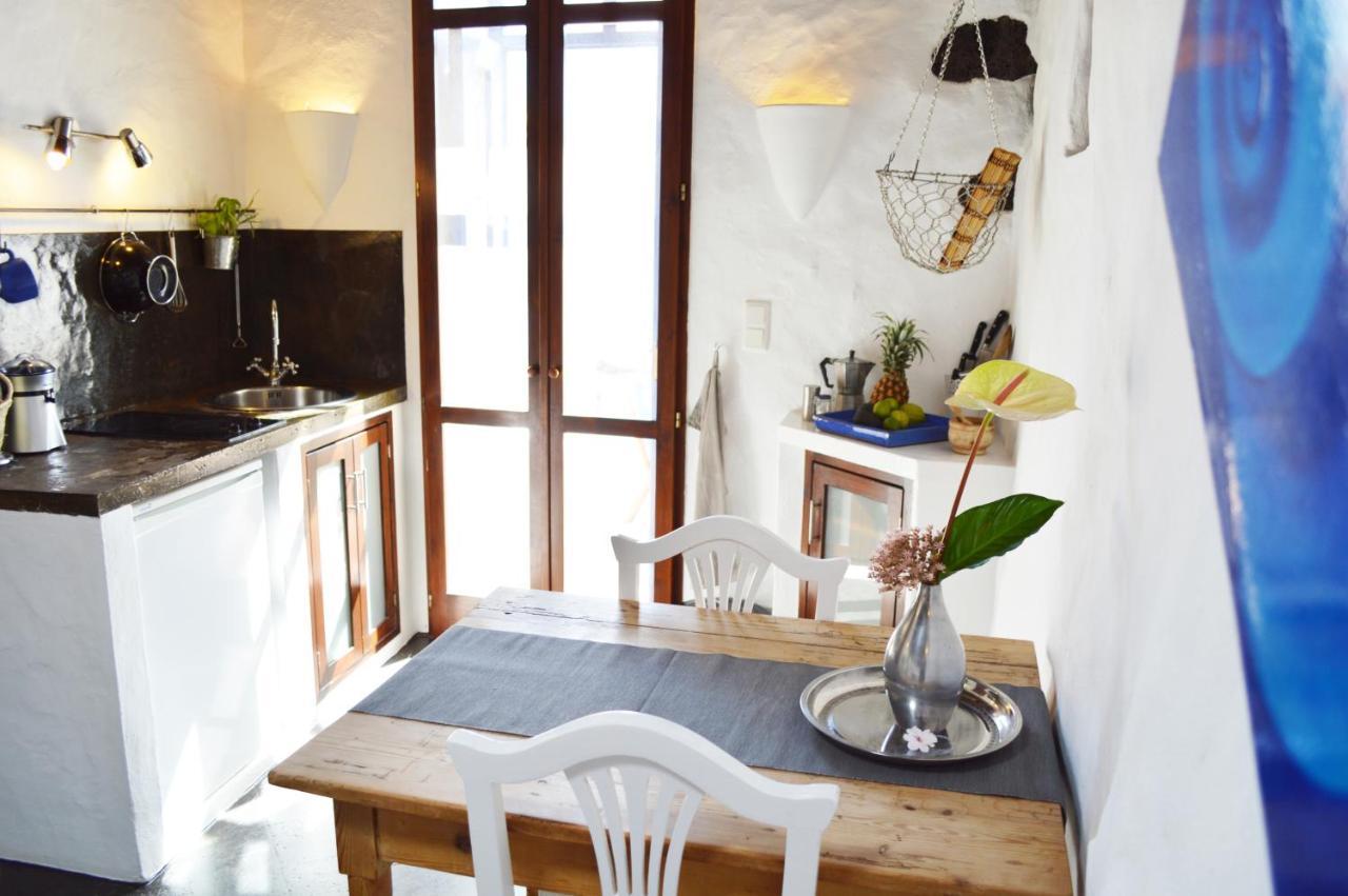 Stylish Getaway With Secluded Patio In Lava Finca Uga Kültér fotó